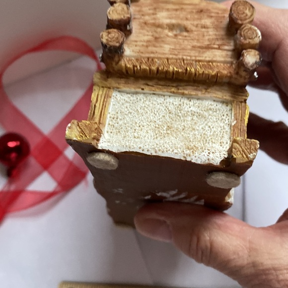 Abbott Santa on sleigh resin. - Picture 8 of 9